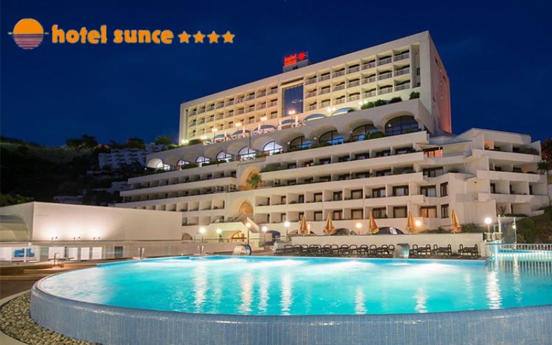 Hotel Sunce 4* u čarobnom Neumu pruža vam savršen spoj morskog ugođaja, vrhunske udobnosti i prekrasnog pogleda na beskrajno plavetnilo!