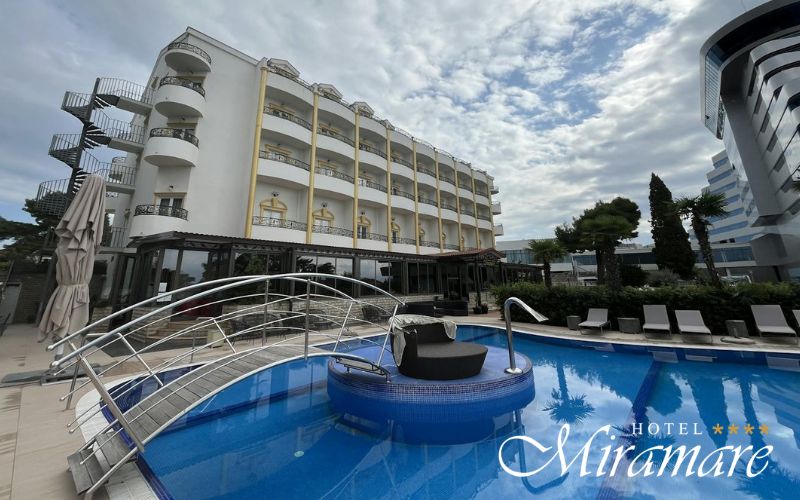 Vodice | Uživajte u trenucima odmora uz morski povjetarac i prijatan ambijent Hotela Miramare 4*, gdje svaki detalj doprinosi potpunoj relaksaciji!